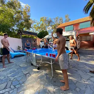 https://dolphins-beach-house.queenslandhotels.net